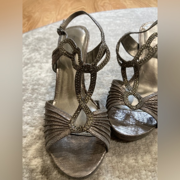 Pewter Jeweled Pumps - Picture 2 of 4